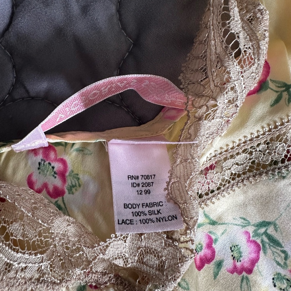 Victoria's Secret Yellow 100% silk Floral Lace Chemise EUC - Picture 7 of 8